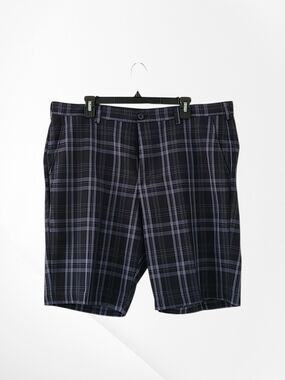 🩳🔥 Izod Men's Black Plaid Performance Golf Shorts - Like New